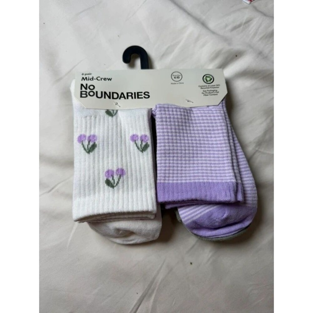 6 pairs socks No Boundaries size shoe 4-10